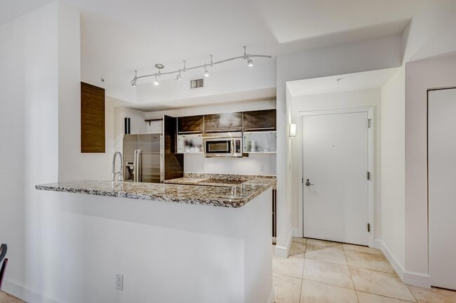 Photo - 550 Okeechobee Blvd Apartment