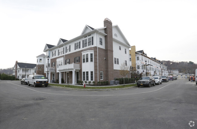 Building Photo - Roslyn Landing