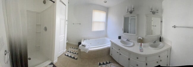 Building Photo - 310 Elm Ave