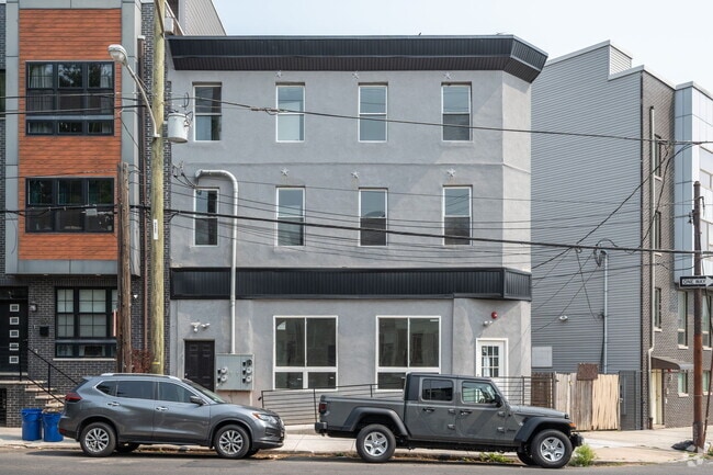 Building Photo - 1801 Poplar St