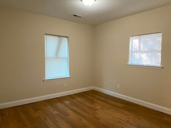 Foto del edificio - COMING SOON: HOUSE FOR RENT!