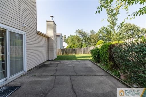 Foto del edificio - 15 Firethorn Dr