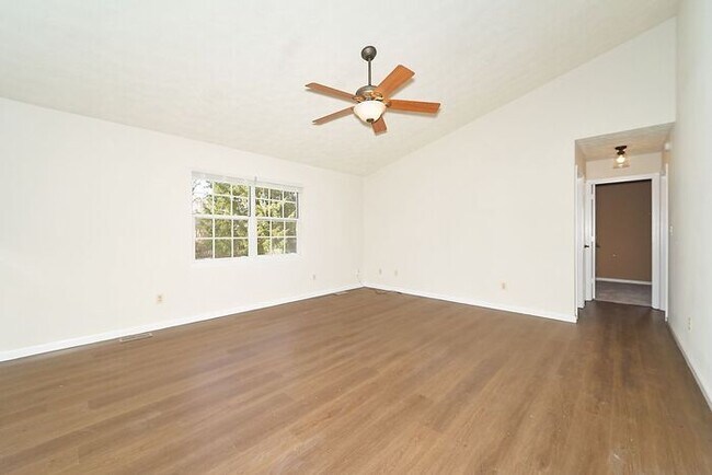 Building Photo - Sweet 3 Bedroom in Pebblebrook at Geist!