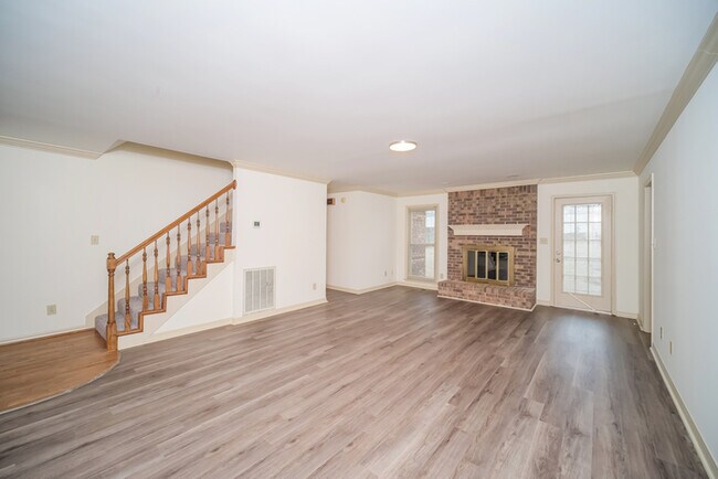 Foto del edificio - Gorgeous 3 Bedroom with Amazing Location!
