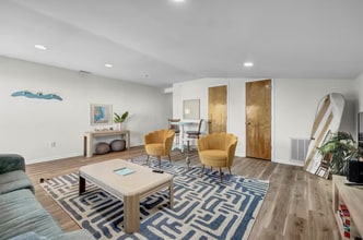 Building Photo - 604 N New River Dr Building Photo - 604 N New River Dr