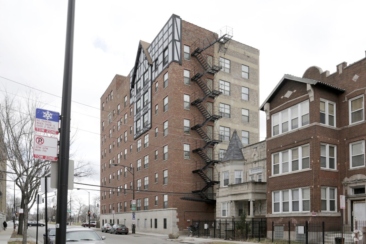 Building Photo - 300 S Hamlin Blvd