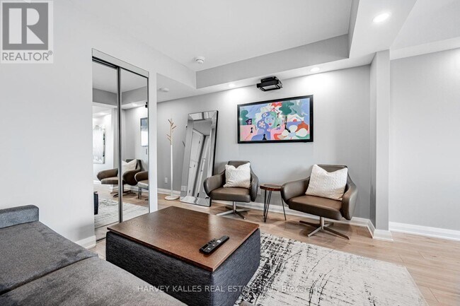 Photo du bâtiment - 155 Yorkville Ave