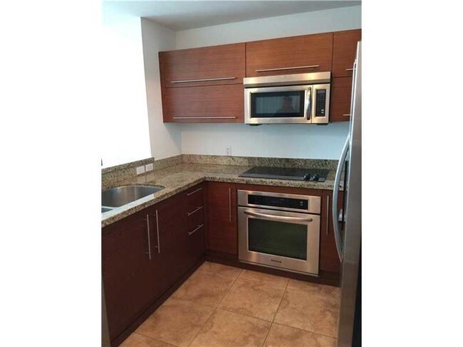 Building Photo - 2641 N Flamingo Rd