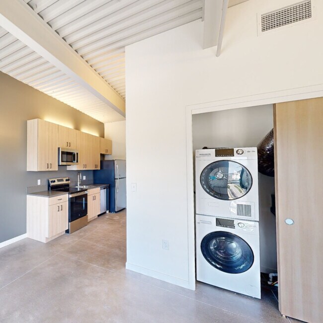Foto del edificio - 418 East Grand