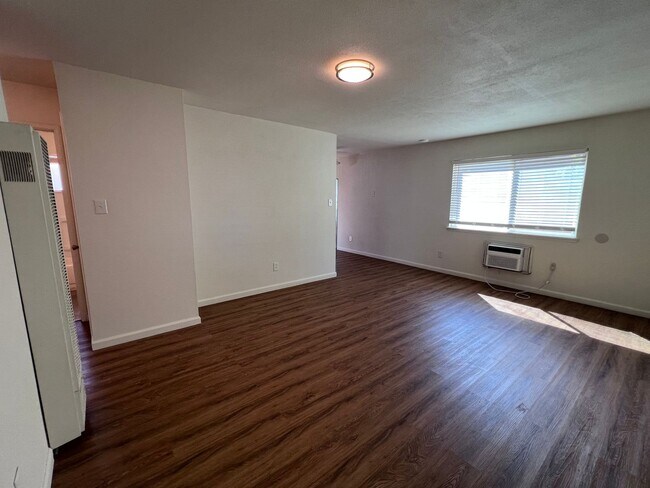 Foto del edificio - 10344-10346 S. White Rock Road