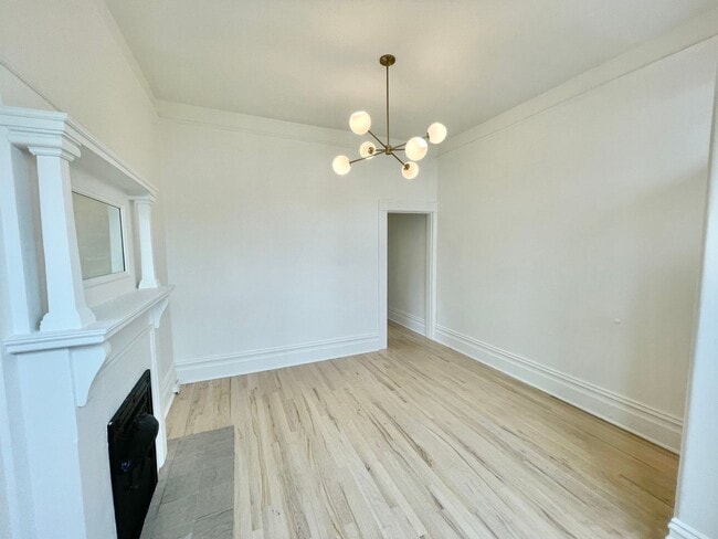 Building Photo - LIGHT FILLED, CHARMING,  2BR/1BA NOE VALLEY/ VALENCIA CORRIDOR MODERN CONDO PROGRESSIVE