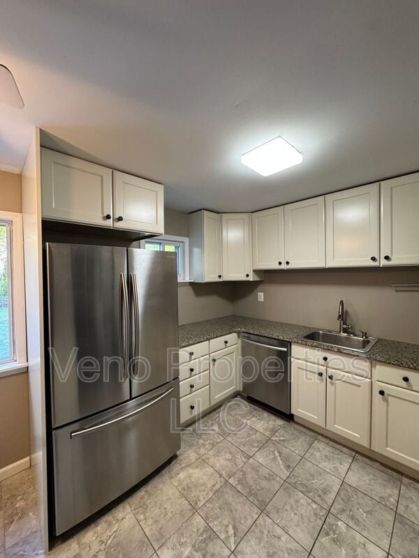 Foto del edificio - 72 Hathorn Blvd