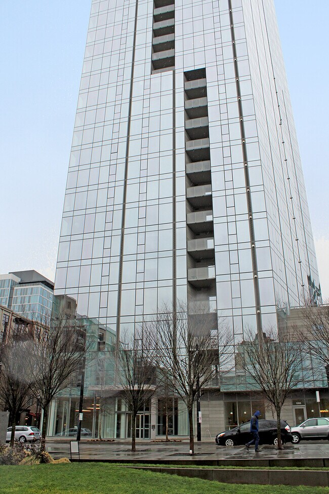 Foto del edificio - Unrivaled Cosmopolitan Condo w/Breathtaking City & River Views