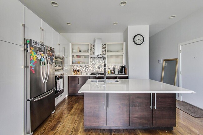 Foto del edificio - 814 N Wood St
