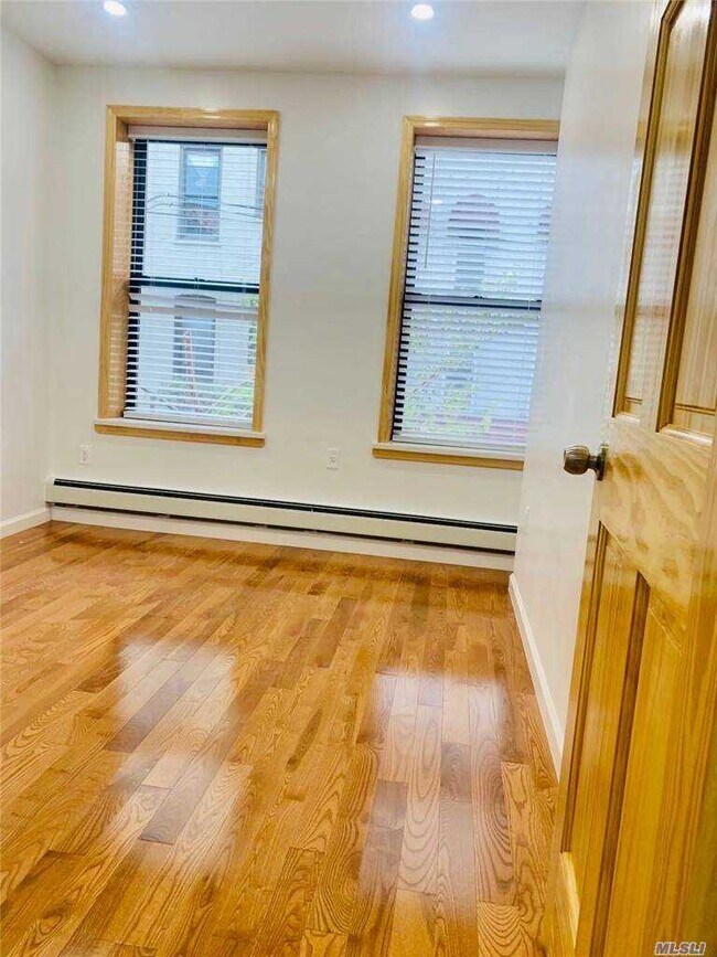 Foto del edificio - 31-46-46 30th St