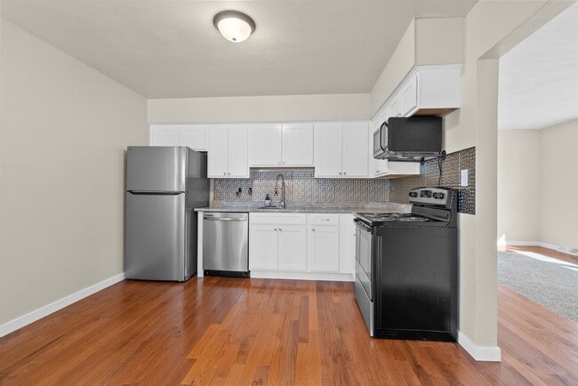 Foto del edificio - 3022 Cottonwood Ln