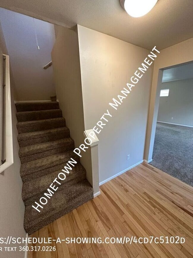 Building Photo - 2 Bedroom Townhome In Horizon Pointe! AVAI...