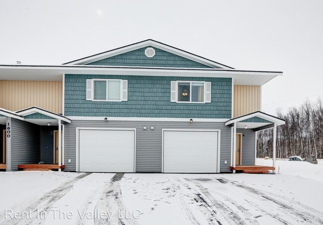Building Photo - 1600 Kinzi Circle