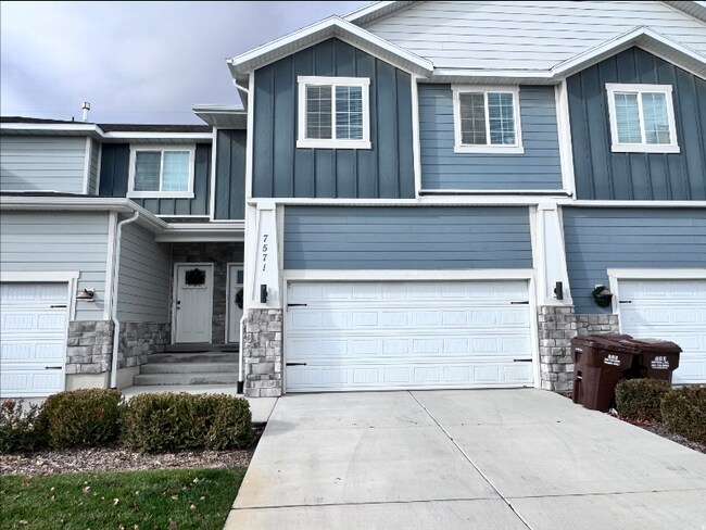 Foto del edificio - 7571 N Cottage Ln