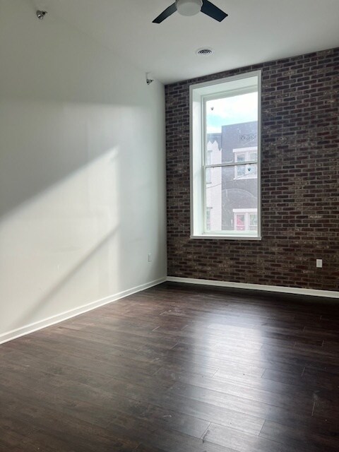 Building Photo - 288 Cumberland St