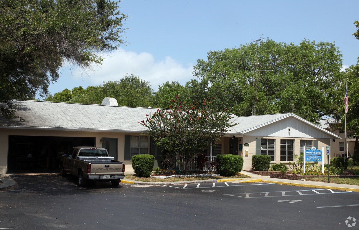 Whispering Hills Apartments in Dunedin, FL