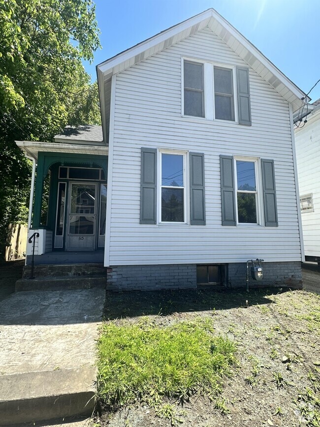 Building Photo - 613 W 22nd St