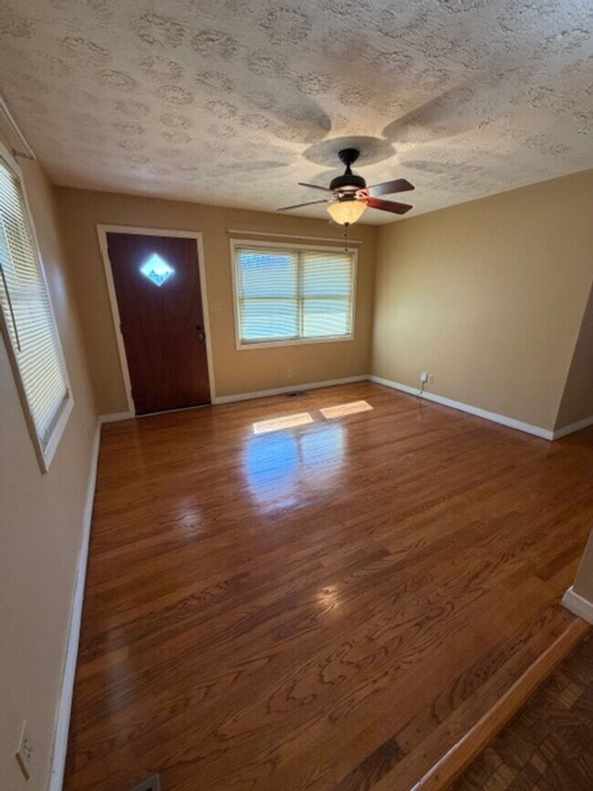 Foto del edificio - Charming 3 Bed, 2 Bath Warner Robins Home!