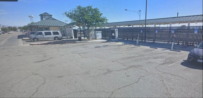Building Photo - 311 W Lancaster Blvd