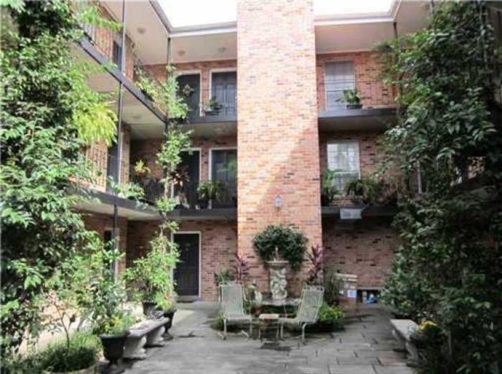 Patio - 732 Cherokee St