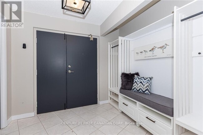 Building Photo - 500 Talbot St