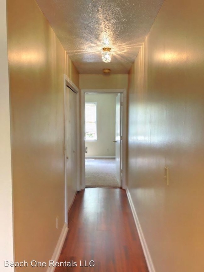 Building Photo - 201-213 William Bradford Pl