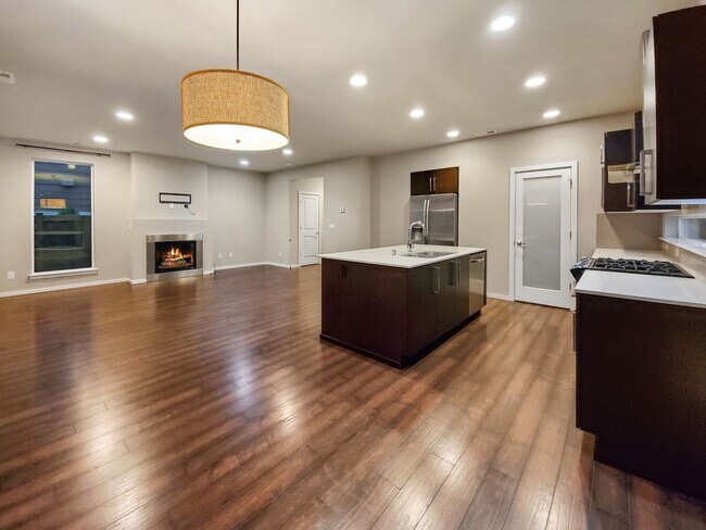 Photo - Luxury 2-Story house in private Cul de Sac