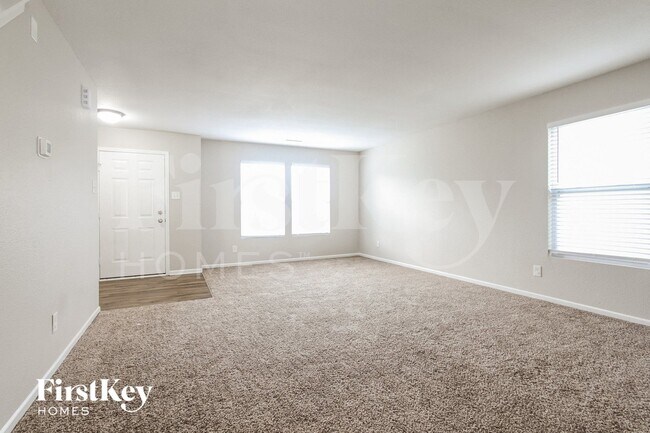 Foto del edificio - 8419 Burket Way