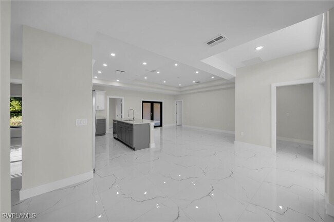 Foto del edificio - 636 Ladd St