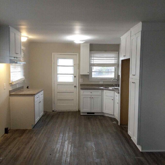 Photo - 1819 Marsden Ave House