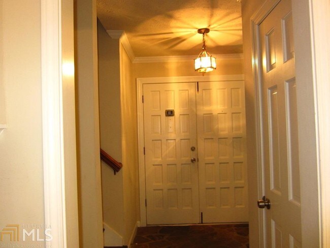 Building Photo - 901 Smoketree Dr