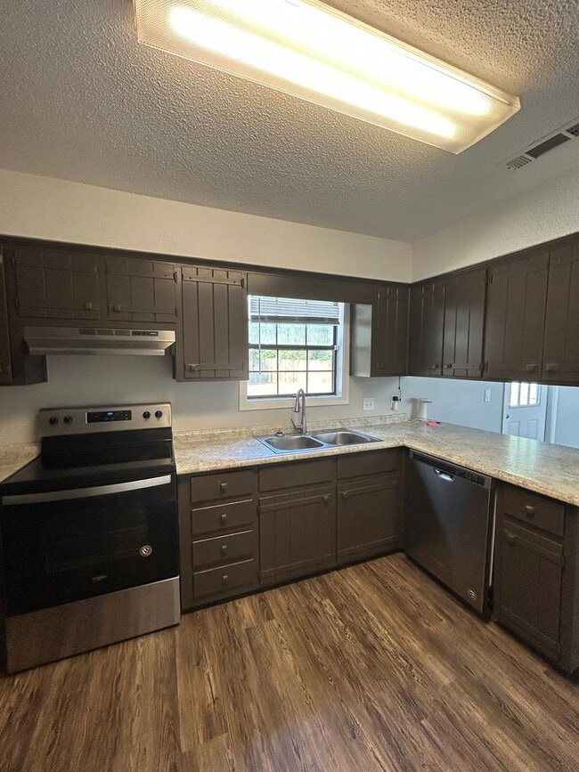 Building Photo - 109 Cambridge Rd