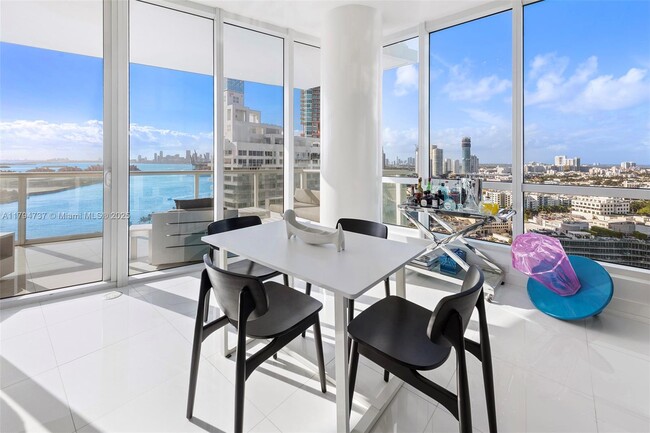 Foto del edificio - 100 South Pointe Dr