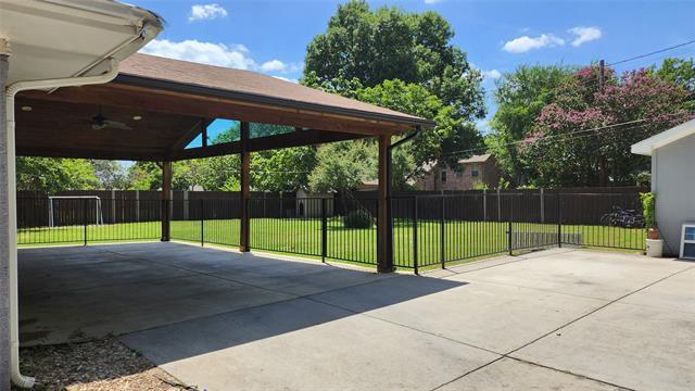 Foto del edificio - 1621 Blackhawk Ln