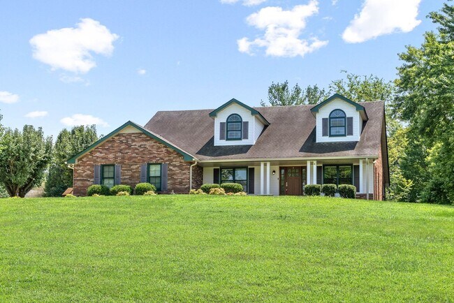 Building Photo - Beautiful home in Bradbury Farms waiting f...