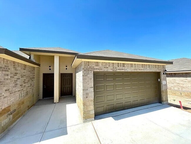 "Modern 3-Bed, 2-Bath Duplex Near Stevens ... - "Modern 3-Bed, 2-Bath Duplex Near Stevens ... Townhome