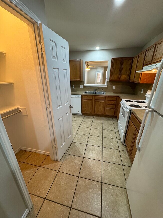 Foto del edificio - 532 N Brentwood Ave