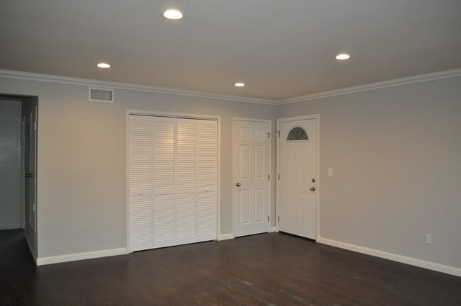 Living Room - 18142 Mandarin Ln, D