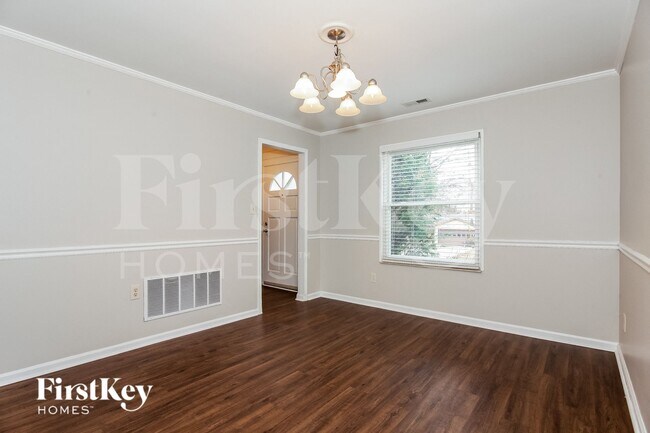 Foto del edificio - 9512 Robert Burns Ct