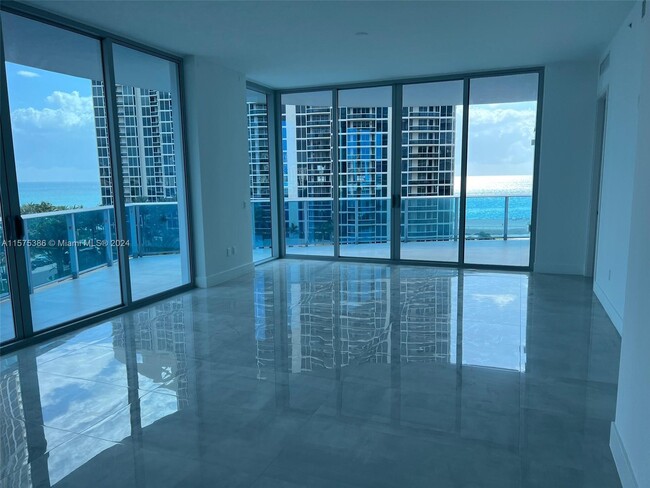 Foto del edificio - 400 Sunny Isles Blvd