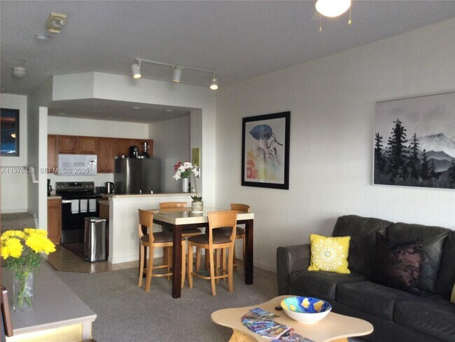 Building Photo - 4601 Yellowgold Rd W