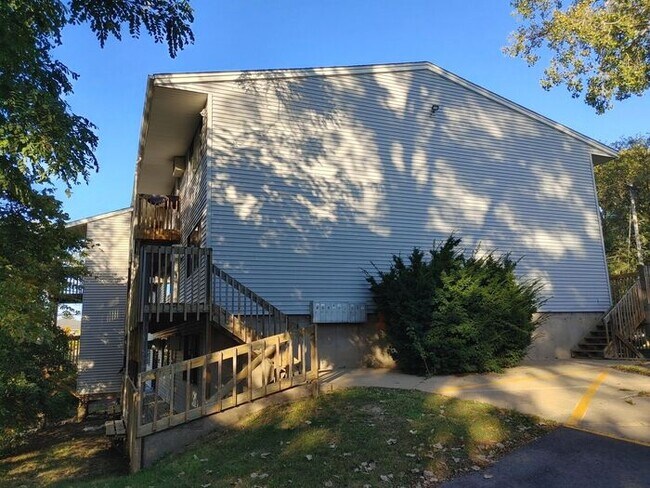 Building Photo - $925 | 1 Bedroom, 1 Bathroom Apartment | No Pets | Available for August 1st, 2026 Move In!
