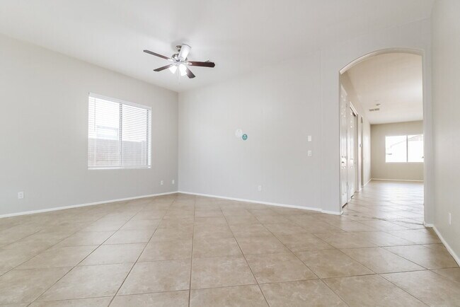 Building Photo - 13734 W Montebello Ave