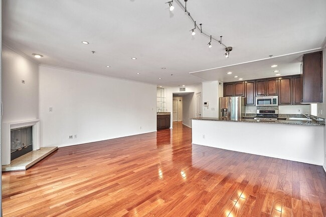 Dining Space & Open Kitchen - 1211 S Shenandoah St