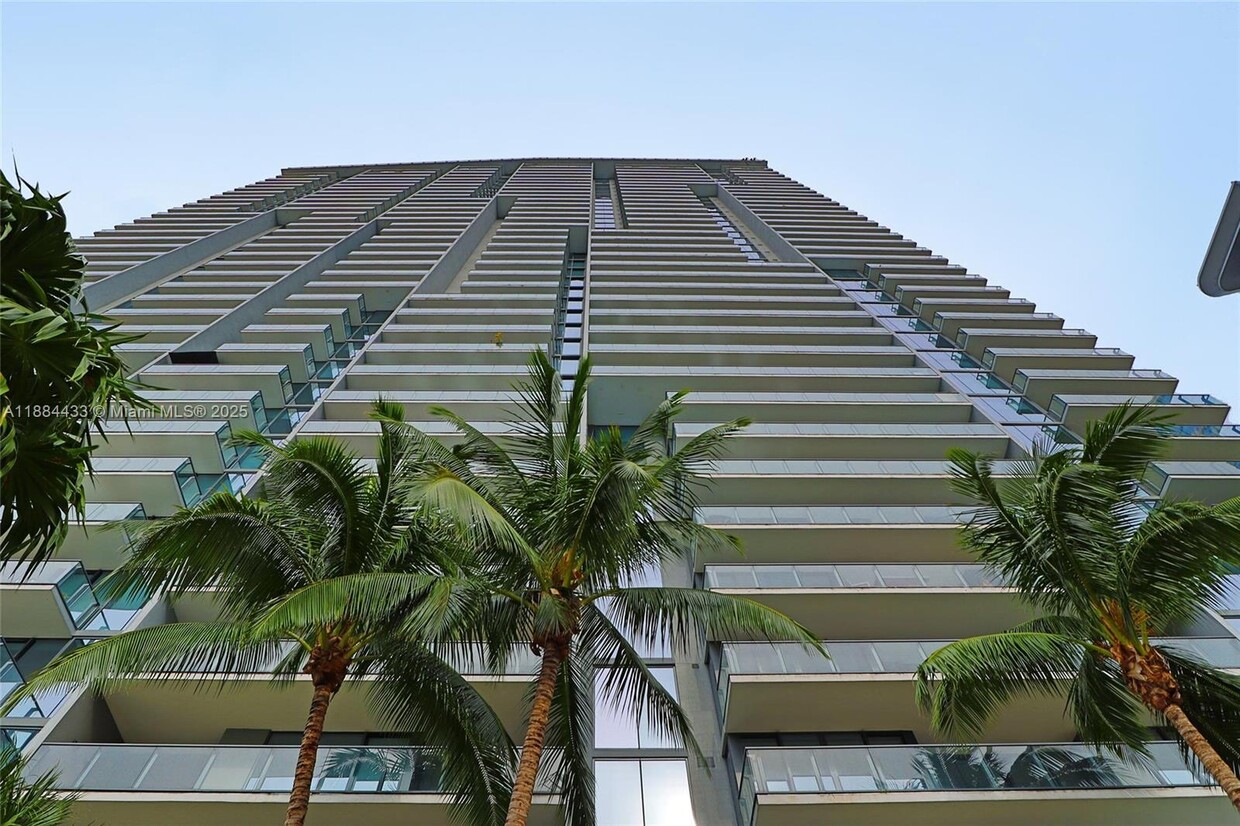 Foto principal - 68 SE 6th St